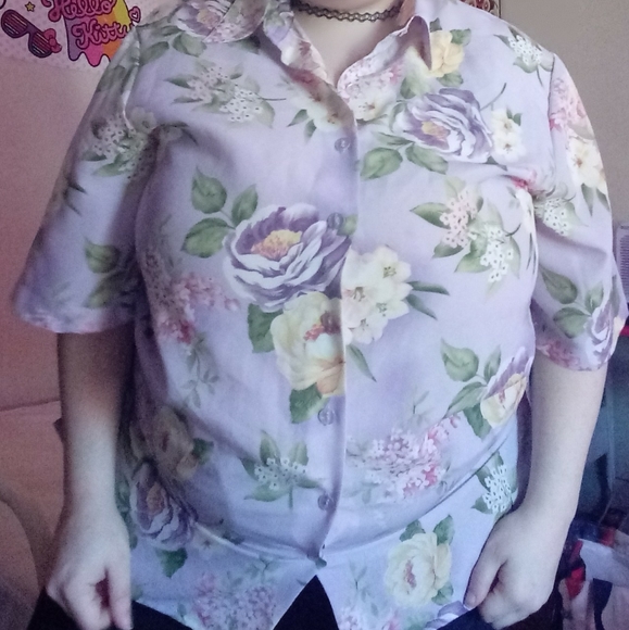 | Beautiful flower πΌ printed Button down ST - Picture 3 of 6